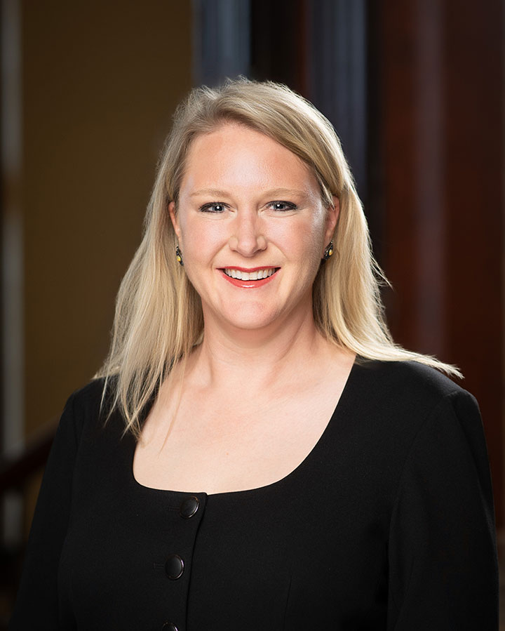 Headshot of Mimi Brown.