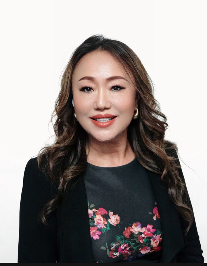 Headshot of Ada Wang.